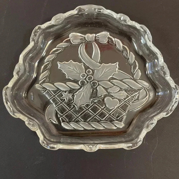 Mikasa Studio Nova Clear Glass Holiday Basket Candy Dish Vase Frosted Glass - Picture 1 of 5